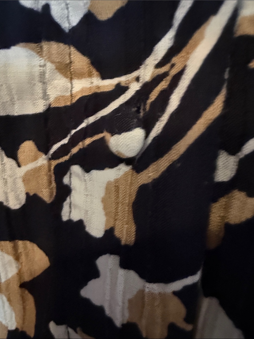 LOFT Navy and Cream Floral textured Short Sleeve Blouse - Picture 3 of 4